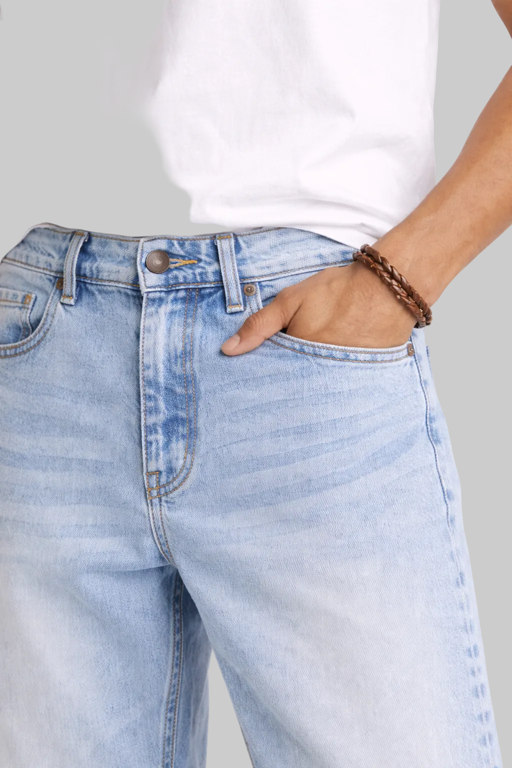 Light Wash Relaxed Fit Jeans